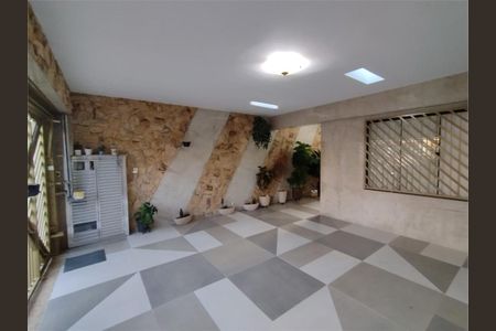 Casa à venda com 203m², 4 quartos e 2 vagas