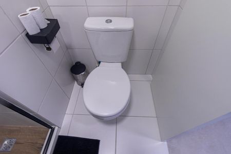 Studio para alugar com 32m², 1 quarto e sem vaga Studio para alugar com 32m², 1 quarto e sem vagaBanheiro Social