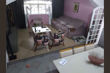 Casa à venda com 4 quartos, 220m² em Vila Graciosa, São Paulo