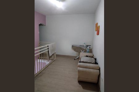 Casa à venda com 4 quartos, 220m² em Vila Graciosa, São Paulo