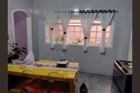 Casa à venda com 4 quartos, 220m² em Vila Graciosa, São Paulo