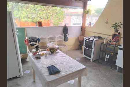 Casa à venda com 4 quartos, 260m² em Vila Anadir, São Paulo