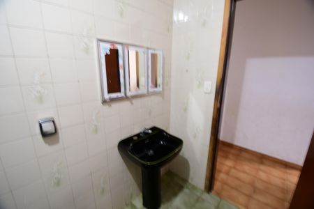 Casa à venda com 124m², 3 quartos e 2 vagasBanheiro Social