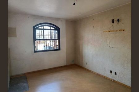 Casa à venda com 3 quartos, 150m² em Vila Zelina, São Paulo