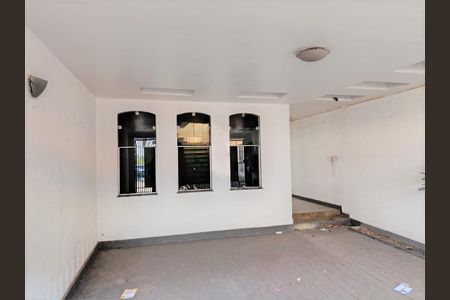 Casa à venda com 3 quartos, 150m² em Vila Zelina, São Paulo