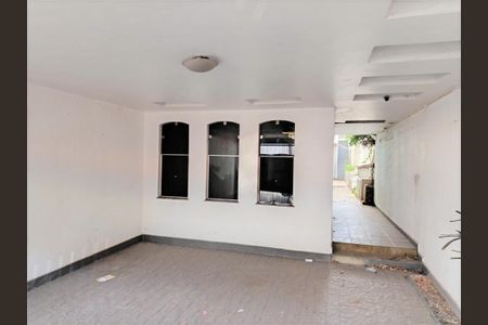 Casa à venda com 3 quartos, 150m² em Vila Zelina, São Paulo