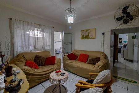 Casa à venda com 125m², 3 quartos e 2 vagasSala