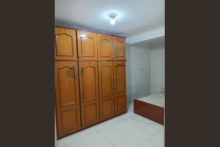 Casa à venda com 3 quartos, 250m² em Jardim Teresa, São Paulo