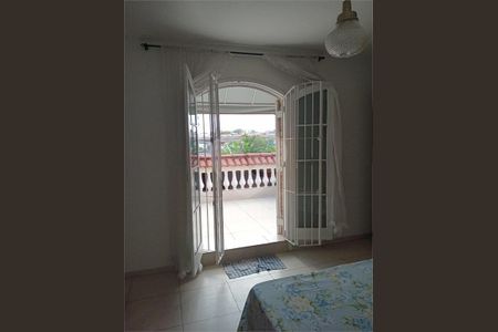 Casa à venda com 3 quartos, 250m² em Jardim Teresa, São Paulo