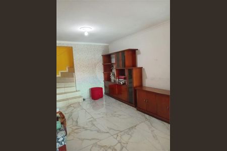 Casa à venda com 3 quartos, 250m² em Jardim Teresa, São Paulo