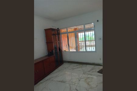 Casa à venda com 3 quartos, 250m² em Jardim Teresa, São Paulo