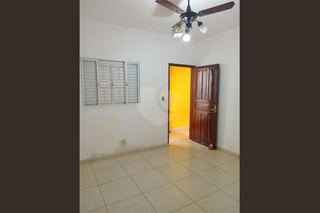 Casa à venda com 3 quartos, 250m² em Jardim Teresa, São Paulo