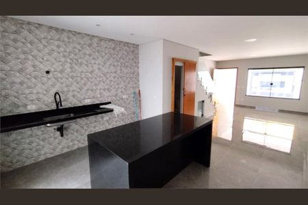 Casa à venda com 3 quartos, 165m² em Vila Carrão, São Paulo