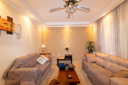 Casa à venda com 4 quartos, 246m² em Vila Nogueira, Campinas