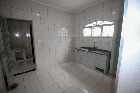 Casa para alugar com 82m², 2 quartos e 1 vaga