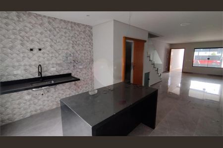 Casa à venda com 3 quartos, 160m² em Vila Carrão, São Paulo