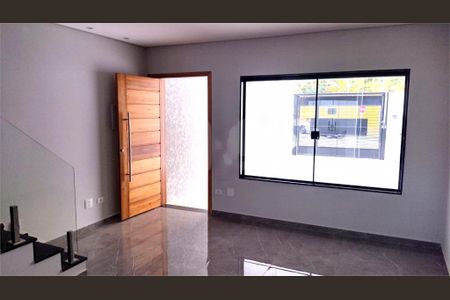 Casa à venda com 3 quartos, 150m² em Vila Carrão, São Paulo