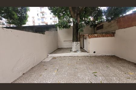 Casa para alugar com 90m², 2 quartos e 1 vaga Casa para alugar com 90m², 2 quartos e 1 vagaQuintal