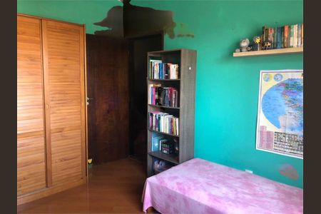 Casa à venda com 2 quartos, 214m² em Jardim Guairaca, São Paulo