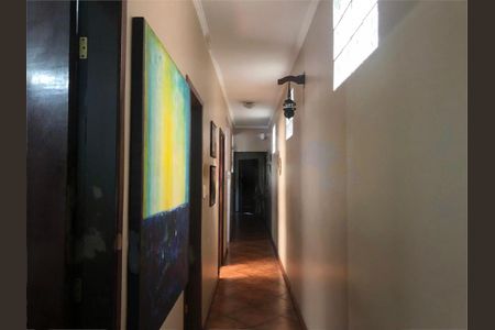 Casa à venda com 214m², 2 quartos e 5 vagas