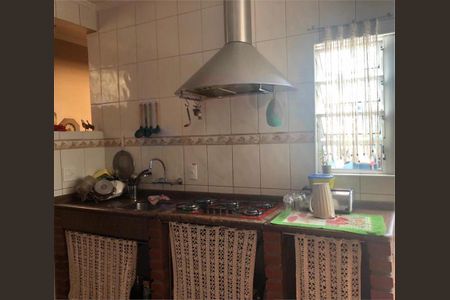 Casa à venda com 214m², 2 quartos e 5 vagas