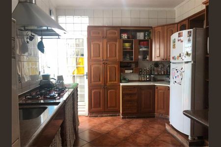 Casa à venda com 214m², 2 quartos e 5 vagas