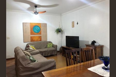 Casa à venda com 214m², 2 quartos e 5 vagas