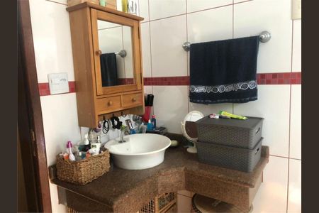 Casa à venda com 214m², 2 quartos e 5 vagas
