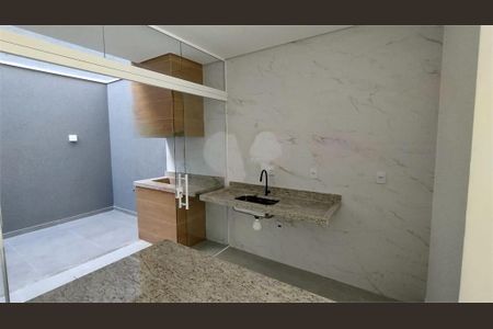 Casa à venda com 3 quartos, 132m² em Vila Carrão, São Paulo