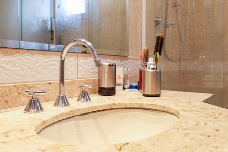 Apartamento à venda com 146m², 4 quartos e 3 vagasBanheiro da Suíte 1