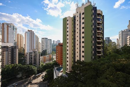 Apartamento à venda com 146m², 4 quartos e 3 vagasVista da Suíte 1