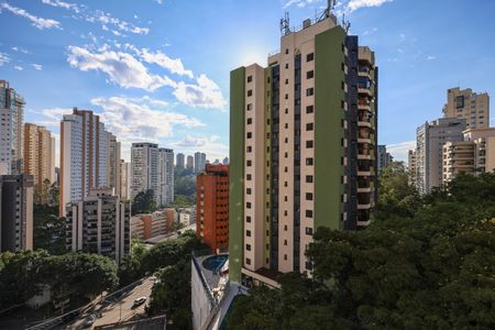 Apartamento à venda com 146m², 4 quartos e 3 vagasVista da Suíte 2