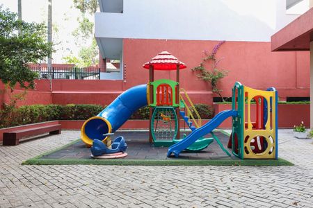 Apartamento à venda com 146m², 4 quartos e 3 vagasÁrea comum - Playground