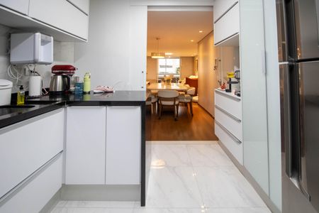 Apartamento à venda com 150m², 4 quartos e 3 vagasCozinha 