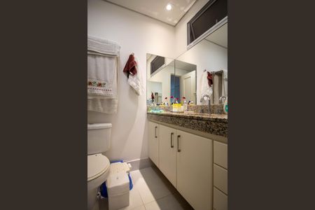 Apartamento à venda com 150m², 4 quartos e 3 vagasBanheiro Suíte 2