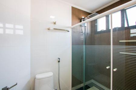 Apartamento para alugar com 180m², 3 quartos e 4 vagasBanheiro do quarto 1