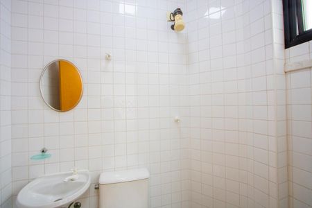 Apartamento para alugar com 180m², 3 quartos e 4 vagasBanheiro de serviço