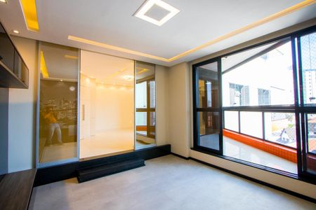 Sala de TV de apartamento para alugar com 3 quartos, 180m² em Vila Valparaíso, Santo André