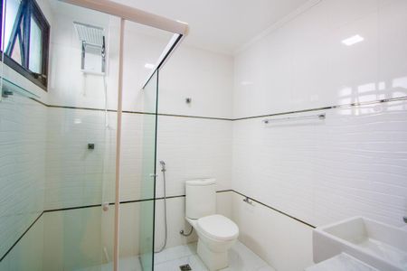 Apartamento para alugar com 180m², 3 quartos e 4 vagasBanheiro do quarto 3