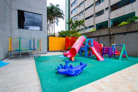 Apartamento para alugar com 180m², 3 quartos e 4 vagasÁrea comum - Playground