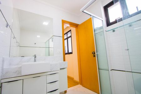 Apartamento para alugar com 180m², 3 quartos e 4 vagasBanheiro do quarto 3