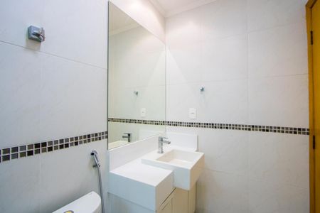 Apartamento para alugar com 180m², 3 quartos e 4 vagasBanheiro do quarto 2