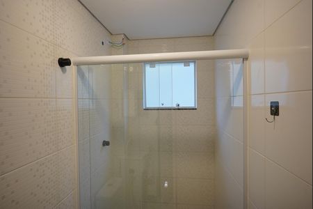 Banheiro de kitnet/studio para alugar com 1 quarto, 30m² em Centro, Florianópolis
