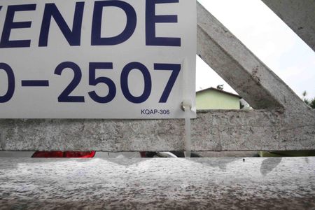 Casa de condomínio à venda com 84m², 2 quartos e 1 vagaPlaca