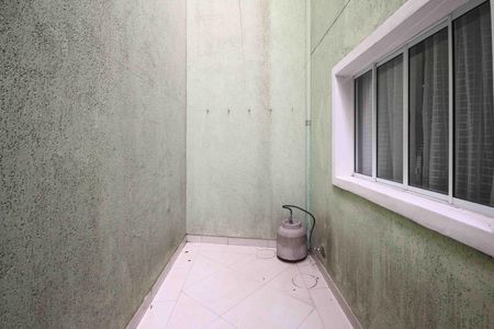 Casa de condomínio à venda com 84m², 2 quartos e 1 vagaQuintal