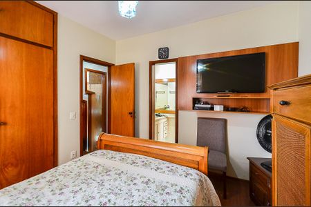 Suíte de apartamento para alugar com 2 quartos, 99m² em Funcionários, Belo Horizonte