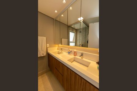 Apartamento à venda com 110m², 3 quartos e 2 vagasBanheiro da Suite