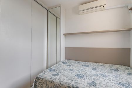 Quarto 1 de apartamento à venda com 2 quartos, 52m² em São Sebastião, Porto Alegre