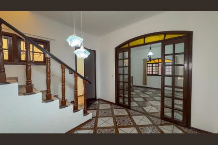 Casa para alugar com 131m², 4 quartos e 2 vagas Casa para alugar com 131m², 4 quartos e 2 vagasSala