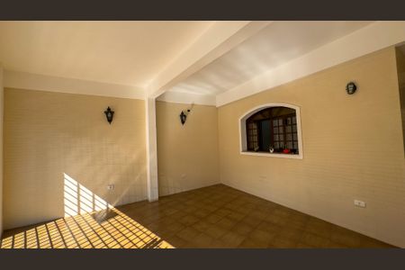Casa para alugar com 131m², 4 quartos e 2 vagas Casa para alugar com 131m², 4 quartos e 2 vagasGaragem